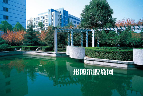 蕪湖地區(qū)衛(wèi)生學(xué)校2020年報(bào)名條件、招生要求、招生對象