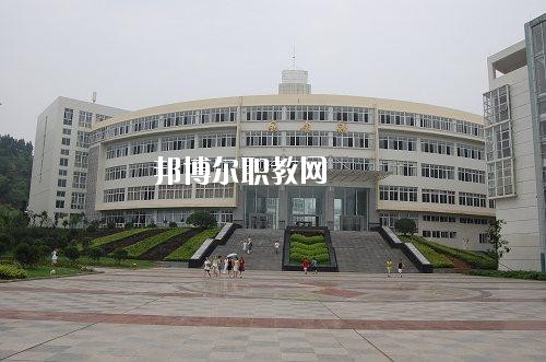 四川建筑技工學(xué)校2020年報名條件、招生要求、招生對象