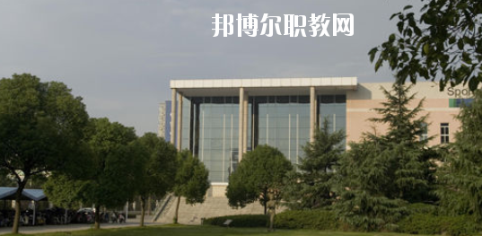 崇左八桂城市中等職業(yè)技術(shù)學(xué)校2020年報名條件、招生要求、招生對象