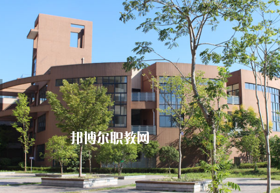 黃山東華技工學(xué)校2020年報名條件、招生要求、招生對象