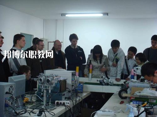 瀘州化工廠技工學校2020年報名條件、招生要求、招生對象