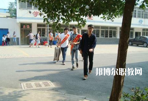 合肥商貿(mào)職業(yè)學校2020年報名條件、招生要求、招生對象