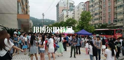 巴中市巴州區(qū)化成職業(yè)2020年報(bào)名條件、招生要求、招生對(duì)象