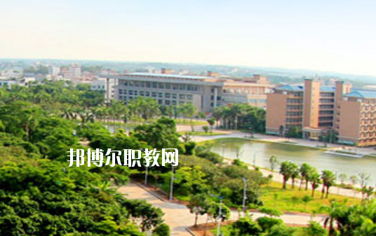 湛江理工職業(yè)學校2020年報名條件、招生要求、招生對象