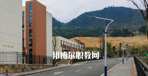 貴州建設(shè)職業(yè)技術(shù)學(xué)院中職部2020年報名條件、招生要求、招生對象