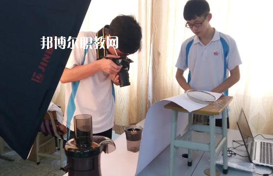 佛山順德區(qū)胡錦超職業(yè)技術(shù)學(xué)校2020年報名條件、招生要求、招生對象