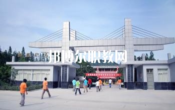 新縣千斤職業(yè)高級中學(xué)2021年報名條件、招生要求、招生對象