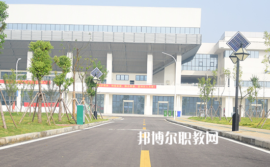 安徽蚌埠技師學院2020年報名條件、招生要求、招生對象