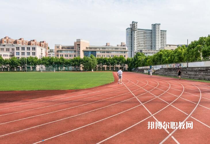 重慶藝才高級技工學(xué)校2020年報名條件、招生要求、招生對象