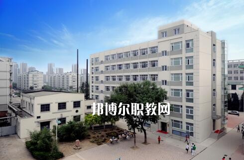 南陽經(jīng)濟貿(mào)易學校2021年報名條件、招生要求、招生對象