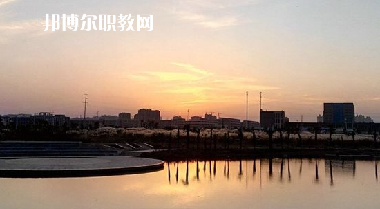 銅陵市理工學(xué)校2021年報名條件、招生要求、招生對象 
