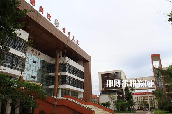 重慶開縣巨龍中等職業(yè)技術(shù)學(xué)校2021年報名條件、招生要求、招生對象