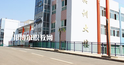 畢節(jié)同心農(nóng)工中等職業(yè)技術(shù)學(xué)校2021年報名條件、招生要求、招生對象