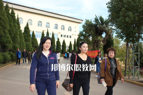 勐?？h職業(yè)高級(jí)中學(xué)2021年報(bào)名條件、招生要求、招生對(duì)象