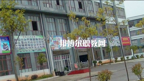 黔西南州英才職業(yè)技術(shù)學(xué)校2021年報(bào)名條件、招生要求、招生對(duì)象