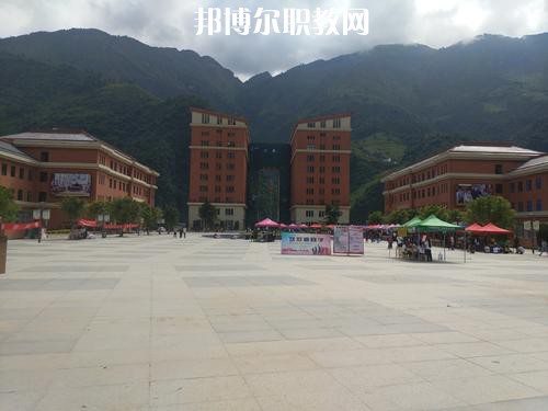 怒江州民族中等專業(yè)學(xué)校2021年報(bào)名條件、招生要求、招生對(duì)象