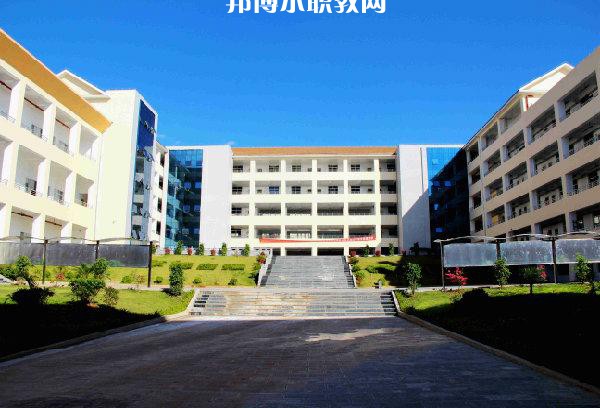 芒市職業(yè)教育中心2021年學(xué)費、收費多少