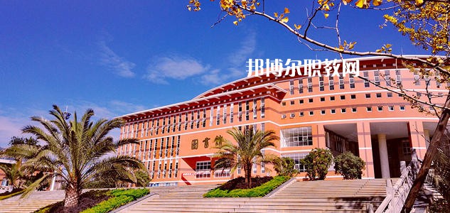 保山中醫(yī)藥高等?？茖W校地址在哪里