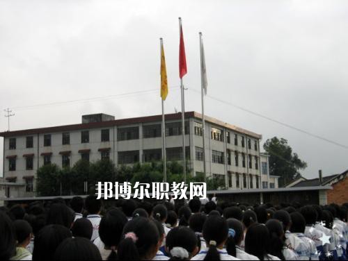 云南臨滄衛(wèi)生學(xué)校2021年報(bào)名條件、招生要求、招生對(duì)象