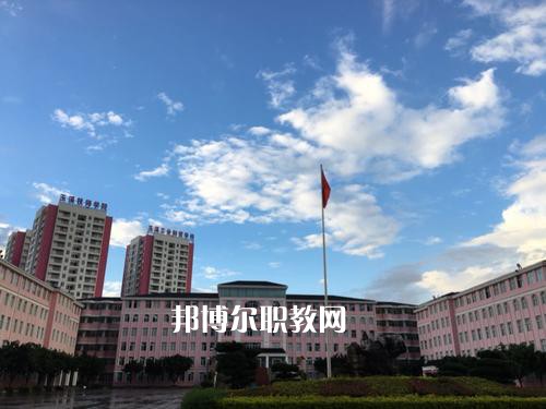 玉溪工業(yè)財貿(mào)學(xué)校2021年學(xué)費。收費多少