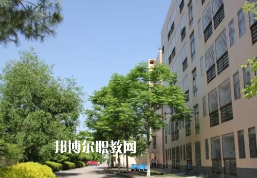 云南曲靖應(yīng)用技術(shù)學(xué)校2021年學(xué)費、收費多少