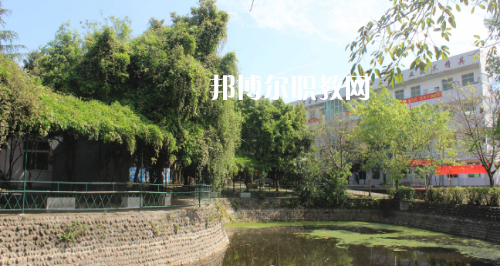 成都青華職業(yè)學(xué)校2021年報(bào)名條件、招生要求、招生對(duì)象