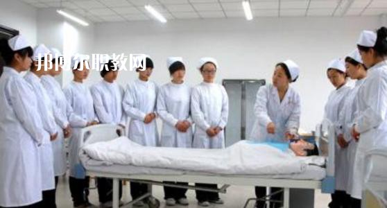 曲靖衛(wèi)生學(xué)校2021年報名條件、招生要求、招生對象