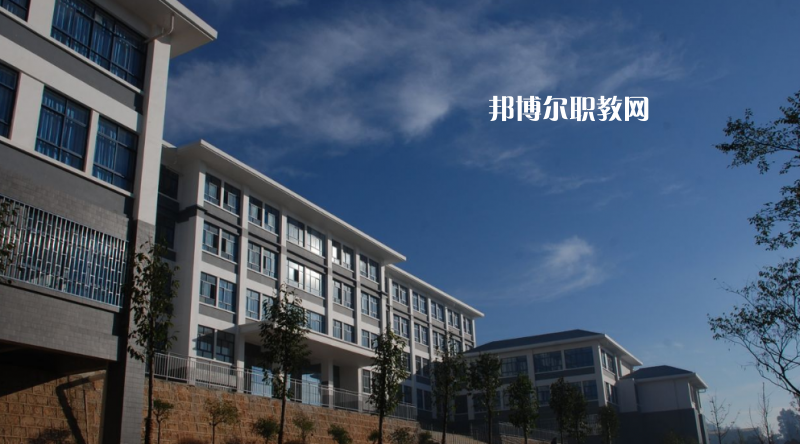 昆明鐵路機械學(xué)校2021年報名條件、招生對象
