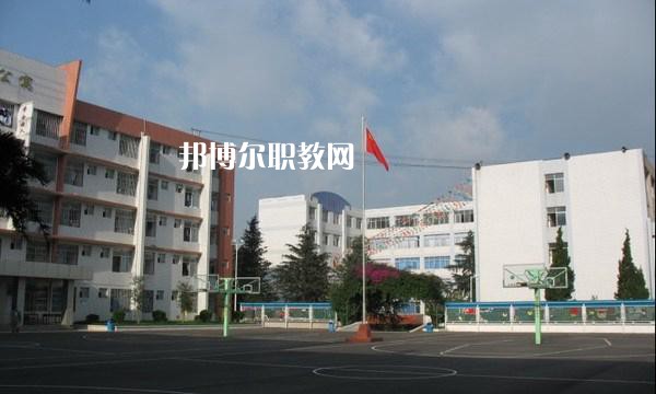云南貿(mào)易經(jīng)濟學(xué)校2021年報名條件、招生要求、招生對象