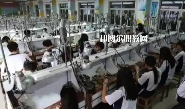 廣東創(chuàng)業(yè)工貿技工學校網(wǎng)站網(wǎng)址