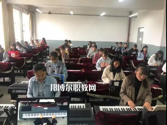 甘肅省臨夏州職業(yè)技術(shù)學(xué)校2022年報名條件、招生要求、招生對象