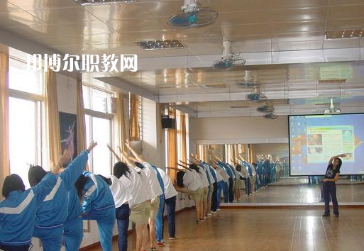 鶴山職業(yè)技術(shù)學(xué)校2022年報(bào)名條件、招生要求、招生對(duì)象