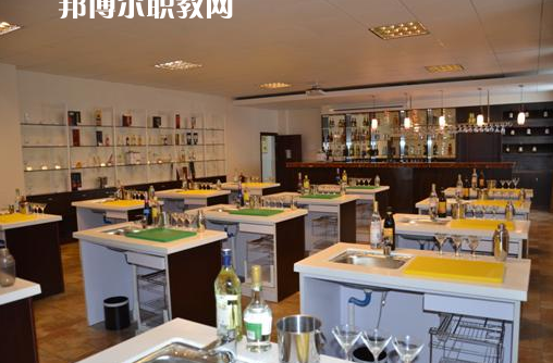 貴州旅游學校2022年學費、收費多少