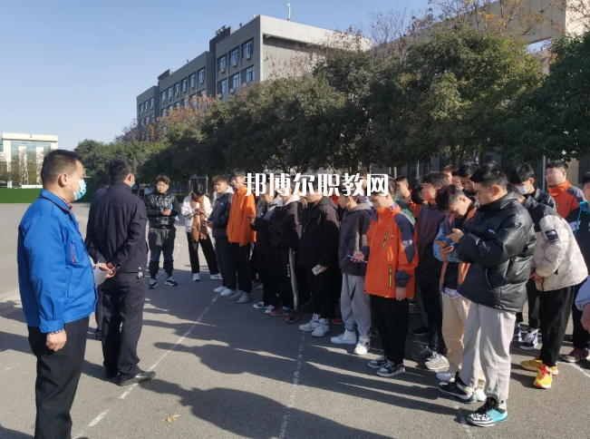 陜西汽車技工學校2022年招生辦聯(lián)系電話