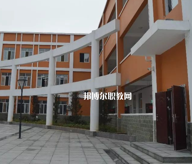 黔南州技工學校2022年報名條件、招生要求、招生對象