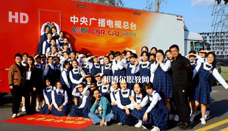 江蘇戲劇學(xué)校2022年報(bào)名條件、招生要求、招生對象