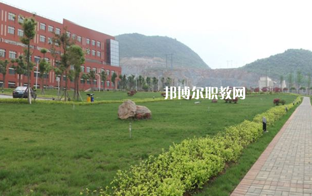貴州省郵電學校2022年學費、收費多少