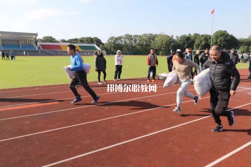 無(wú)錫汽車工程高等職業(yè)技術(shù)學(xué)校2022年報(bào)名條件、招生要求、招生對(duì)象