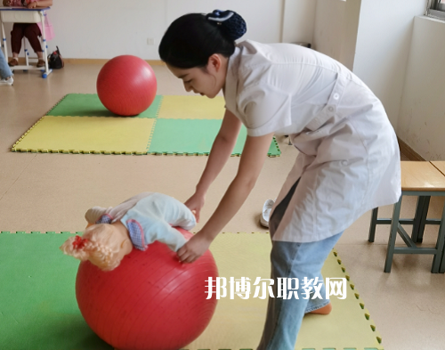 無錫衛(wèi)生高等職業(yè)技術(shù)學(xué)校怎么樣、好不好