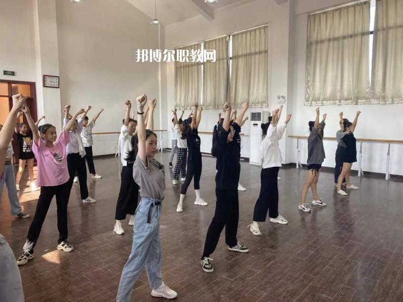 無錫文化藝術(shù)學校2022年報名條件、招生要求、招生對象