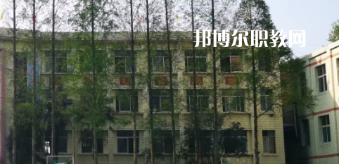 成都恒輝技工學(xué)校2022年學(xué)費(fèi)、收費(fèi)多少