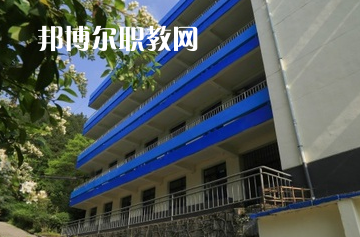 貴州科技學(xué)校2022年學(xué)費(fèi)、收費(fèi)多少