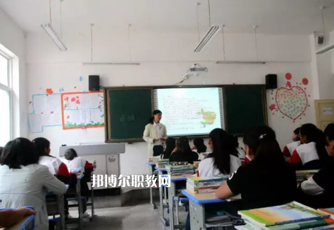 舟曲縣職業(yè)中學2022年學費、收費多少