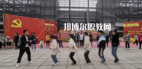 貴陽(yáng)工業(yè)職業(yè)學(xué)校2022年招生辦聯(lián)系電話(huà)