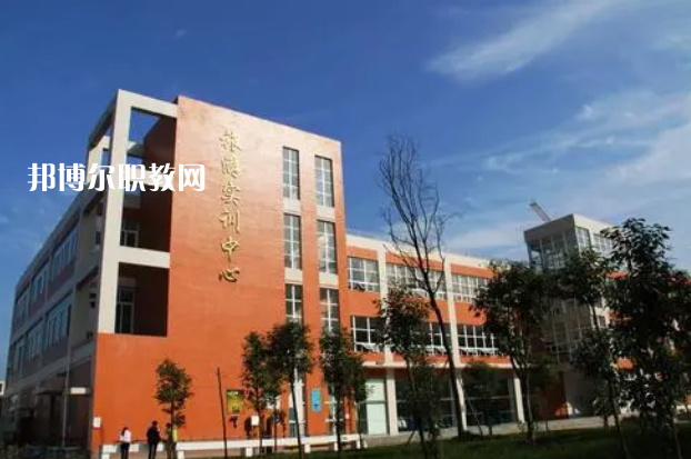 四川德陽黃許職業(yè)中專學校2022年報名條件、招生對象、招生要求