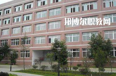 六盤水現(xiàn)代職業(yè)技術(shù)學(xué)校2022年報名條件、招生要求、招生對象