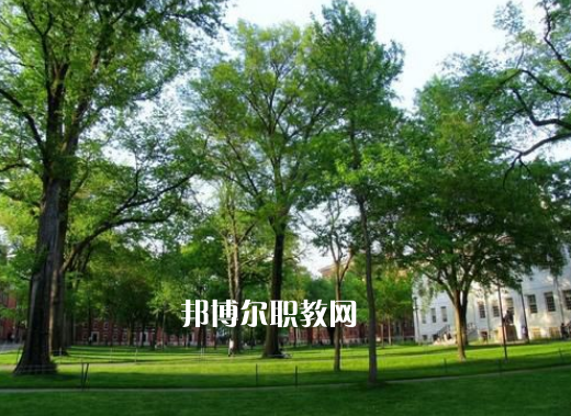 秦皇島藥科中等職業(yè)學校2022年學費、收費多少