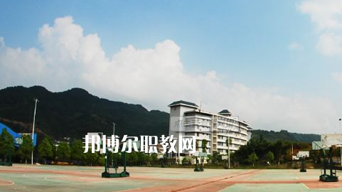 銅仁工業(yè)學(xué)校2022年報(bào)名條件、招生要求、招生對(duì)象