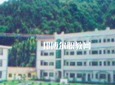 冕寧縣職業(yè)技術(shù)學(xué)校2022年報名條件、招生要求、招生對象