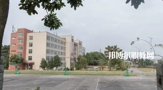 瀘州交通技工學校2022年報名條件、招生要求、招生對象